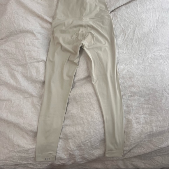 SET ACTIVE LEGGINGS - Picture 3 of 4